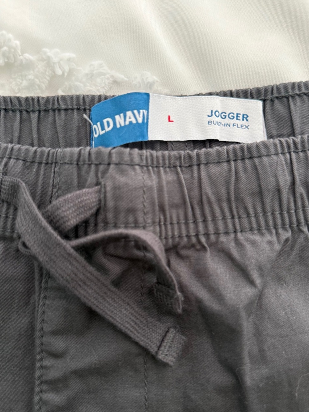 NWT Old Navy Men’s Gray Jogger Cargo Shorts Size Large 7” Inseam